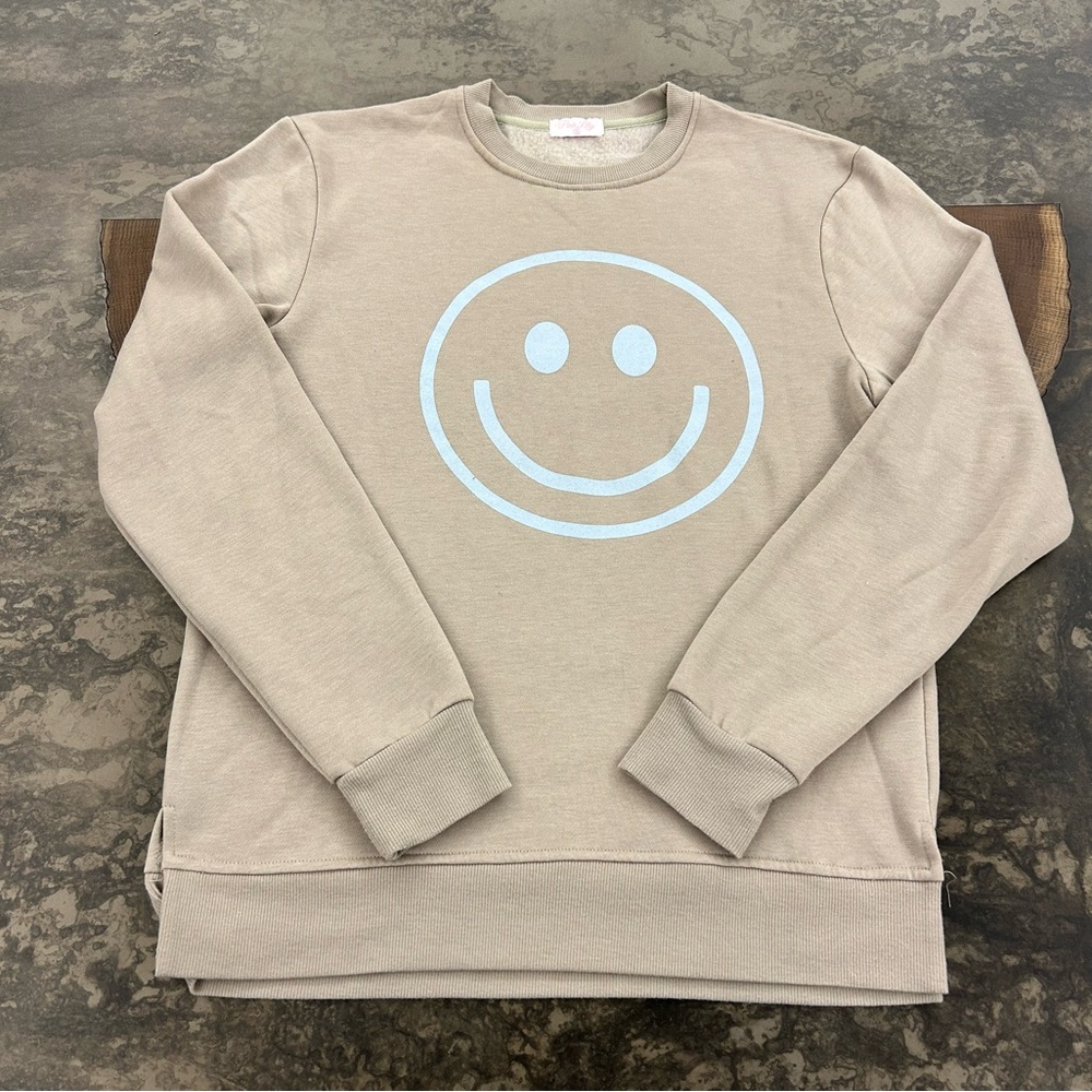 Pink Lily Super Soft Smiley Sweatshirt Size S - Tan